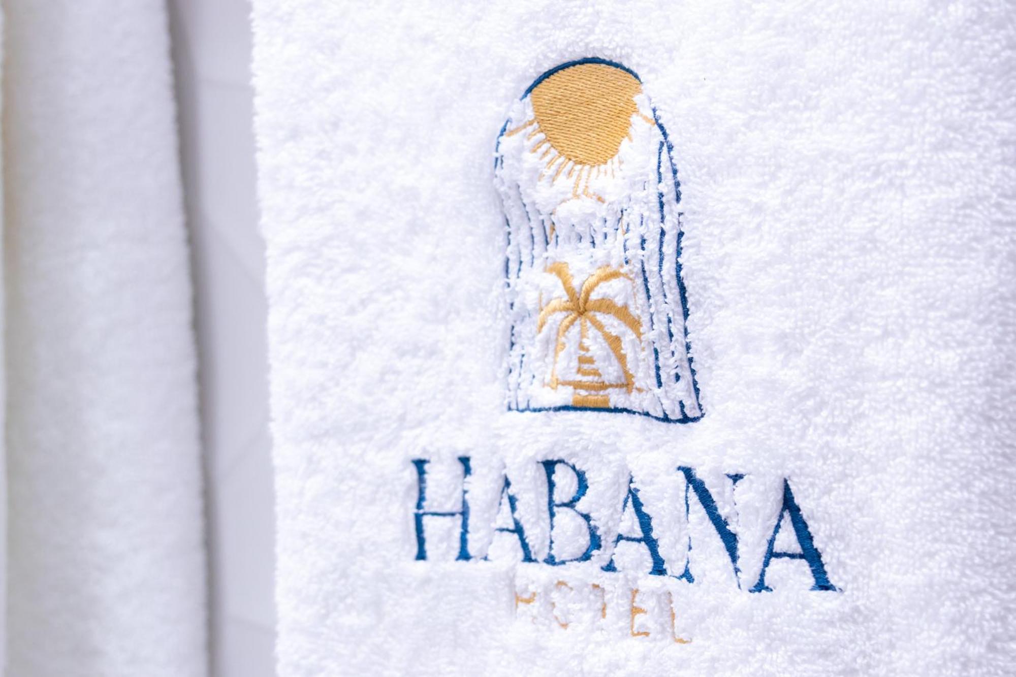 Habana Hotel Y Restaurante Higuey Екстер'єр фото