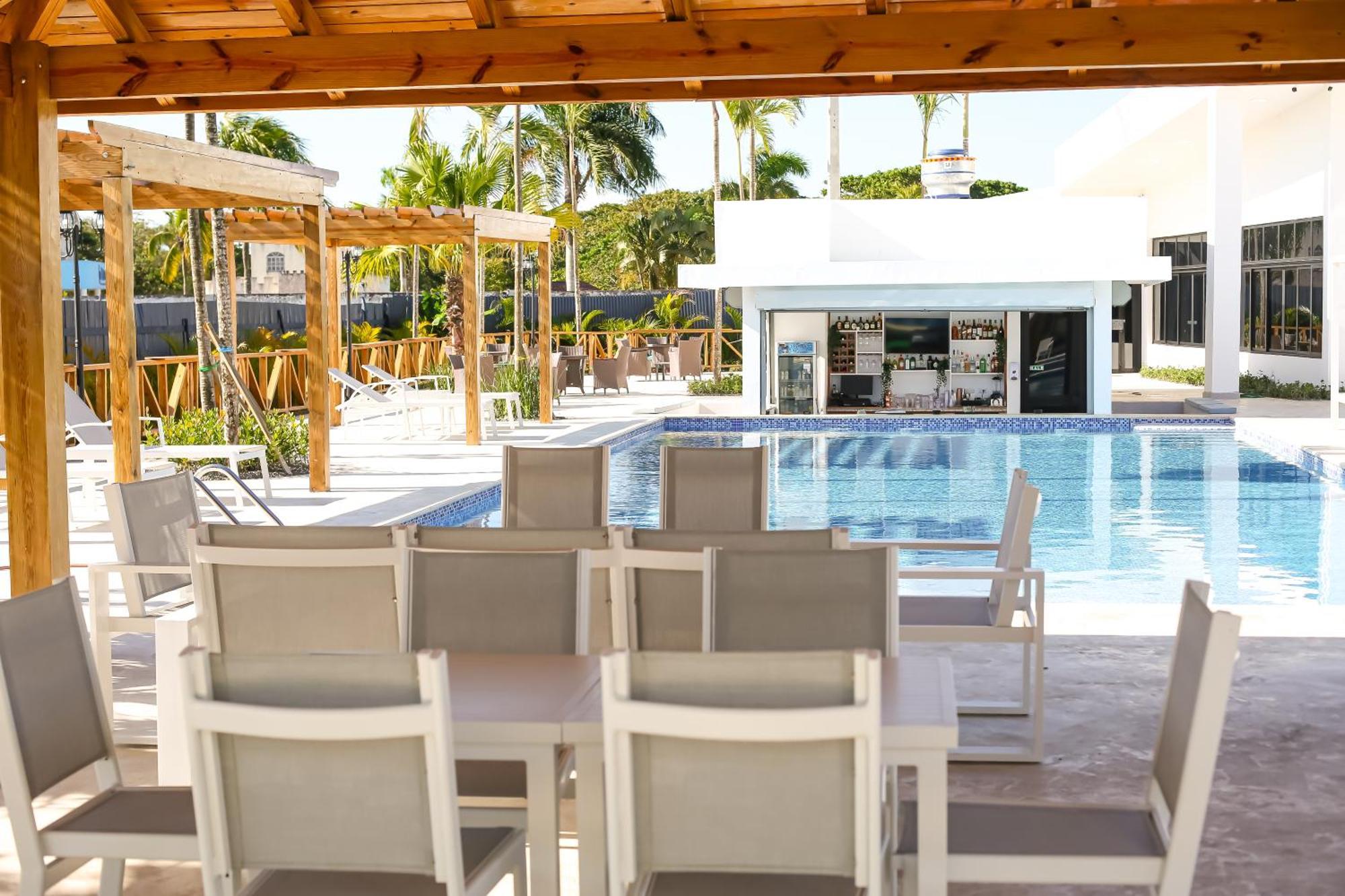 Habana Hotel Y Restaurante Higuey Екстер'єр фото